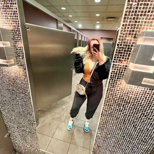 Meet your Posher, Bailey